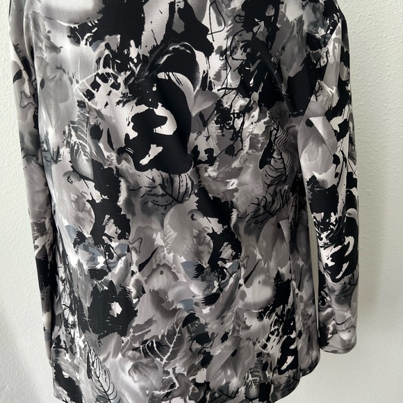 Woman’s jacket size M black/grey/silver long sleeves - Picture 3 of 9